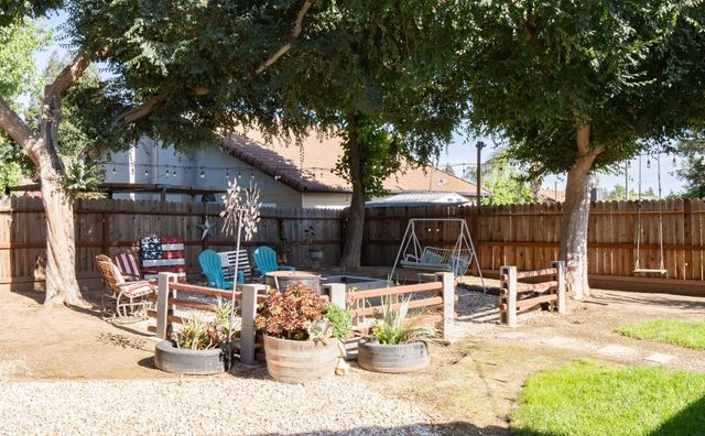 121 Magnolia Avenue, Clovis, CA 93611