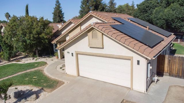 121 Magnolia Avenue, Clovis, CA 93611
