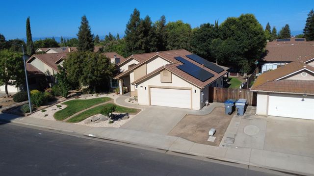 121 Magnolia Avenue, Clovis, CA 93611
