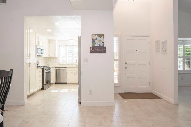 121 Magnolia Avenue, Clovis, CA 93611