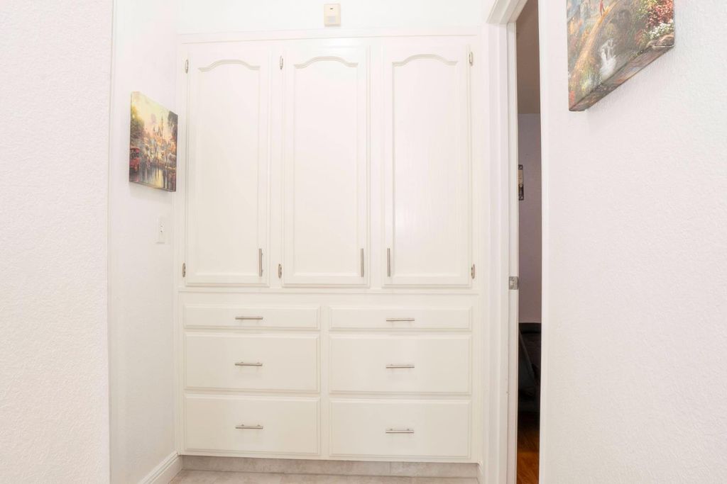 Image 21 of property listing at 121 Magnolia Avenue, Clovis, CA 93611