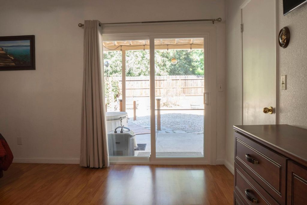 Image 25 of property listing at 121 Magnolia Avenue, Clovis, CA 93611