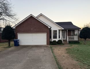 306 Valley Ct, Smyrna, TN 37167