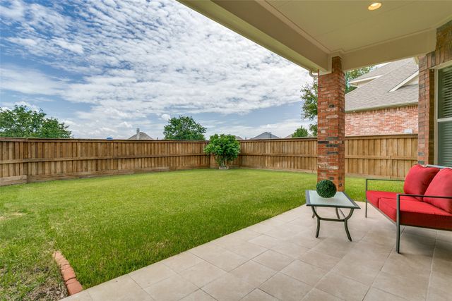 869 Winchester Drive, Lewisville, TX 75056