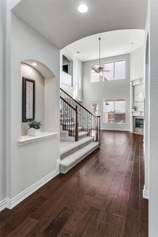 869 Winchester Drive, Lewisville, TX 75056