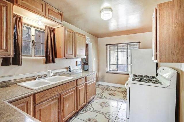 544 Cagua Drive SE, Albuquerque, NM 87108