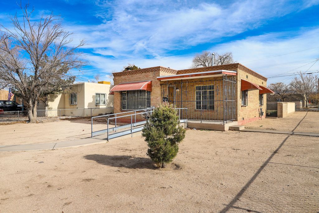 544 Cagua Drive SE, Albuquerque, NM 87108