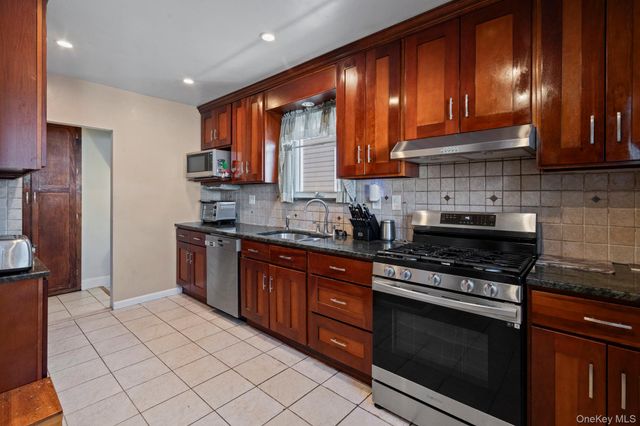 24011 88th Avenue, Bellerose, NY 11426