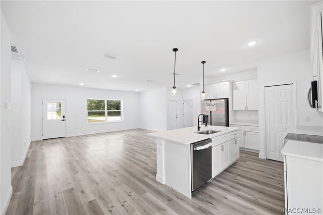 3428 W Cushion Drive, Citrus Springs, FL 34433