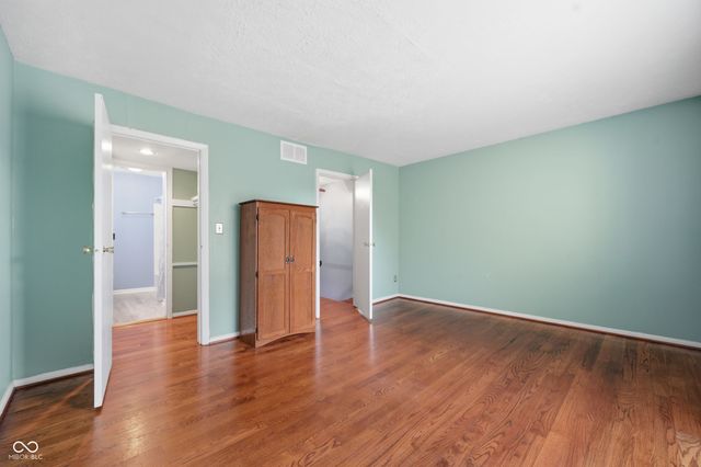 7447 Country Brook Drive, Indianapolis, IN 46260