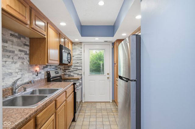 7447 Country Brook Drive, Indianapolis, IN 46260