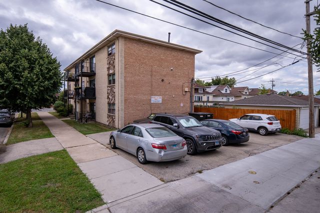 7500 W Addison Street 1-S, Chicago, IL 60634