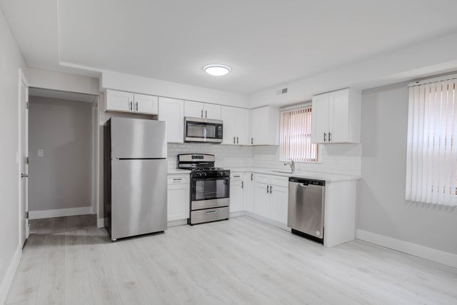 7500 W Addison Street 1-S, Chicago, IL 60634
