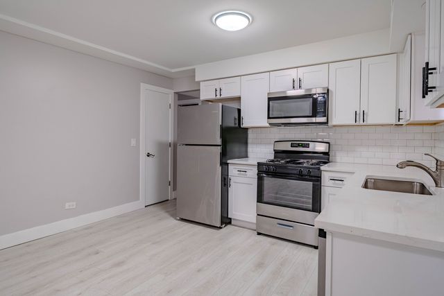 7500 W Addison Street 1-S, Chicago, IL 60634