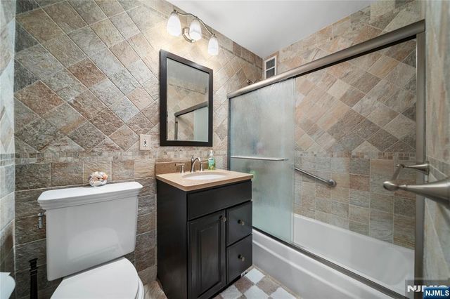 2200 N Central Road 6H, Fort Lee, NJ 07024