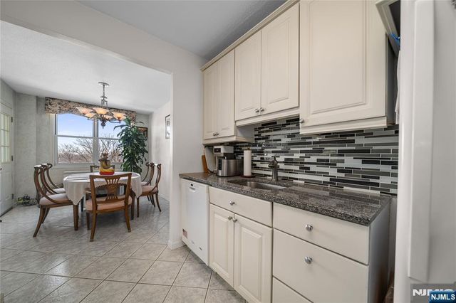 2200 N Central Road 6H, Fort Lee, NJ 07024