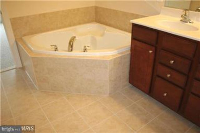688 PULLMAN PL, Gaithersburg, MD 20877