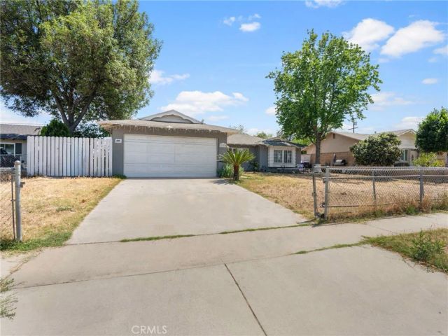 2795 W Victoria St, Rialto, CA 92376