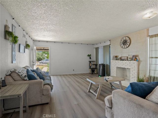 2795 W Victoria St, Rialto, CA 92376