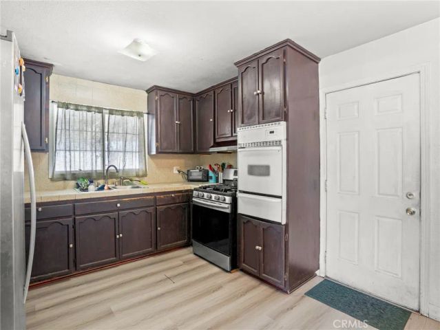 2795 W Victoria St, Rialto, CA 92376