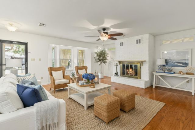 807 Holbrook Circle, Fort Walton Beach, FL 32547