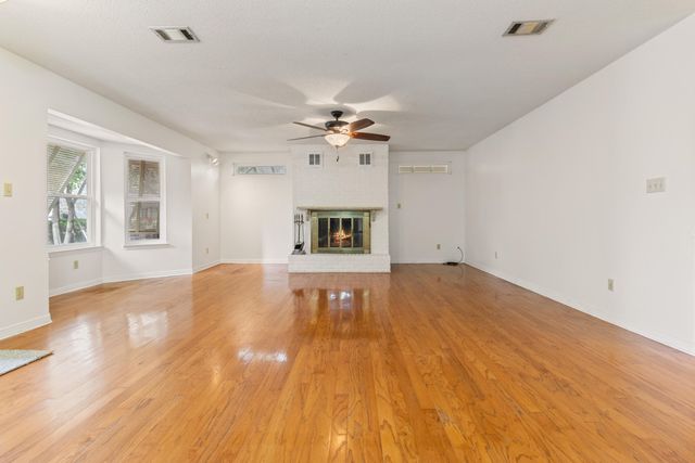 807 Holbrook Circle, Fort Walton Beach, FL 32547