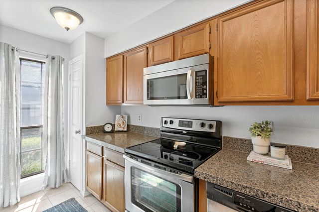 9910 Royal Lane 1105, Dallas, TX 75231