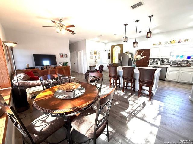 1 Mackenzie, Brackettville, TX 78832