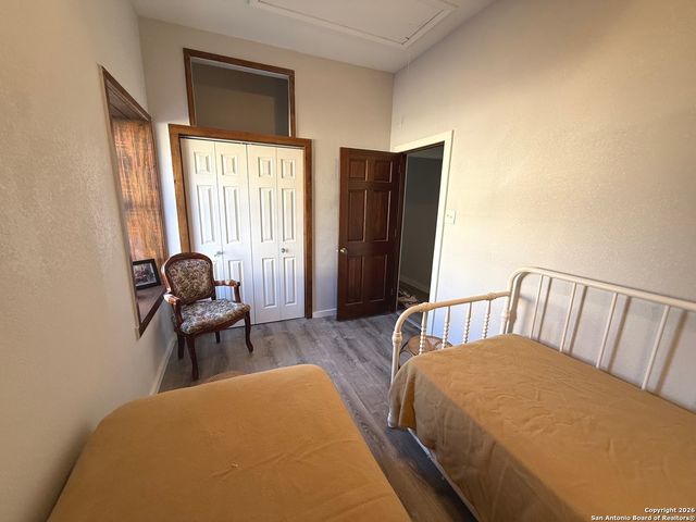 1 Mackenzie, Brackettville, TX 78832