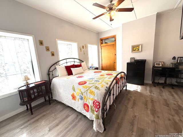 1 Mackenzie, Brackettville, TX 78832