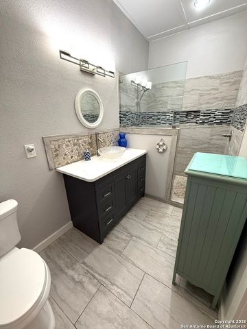 1 Mackenzie, Brackettville, TX 78832