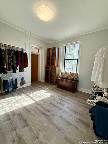 1 Mackenzie, Brackettville, TX 78832