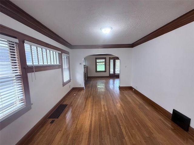 842 Barnett Avenue, Kansas City, KS 66101