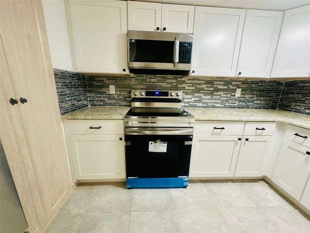 4033 NEWCASTLE DRIVE, New Port Richey, FL 34652