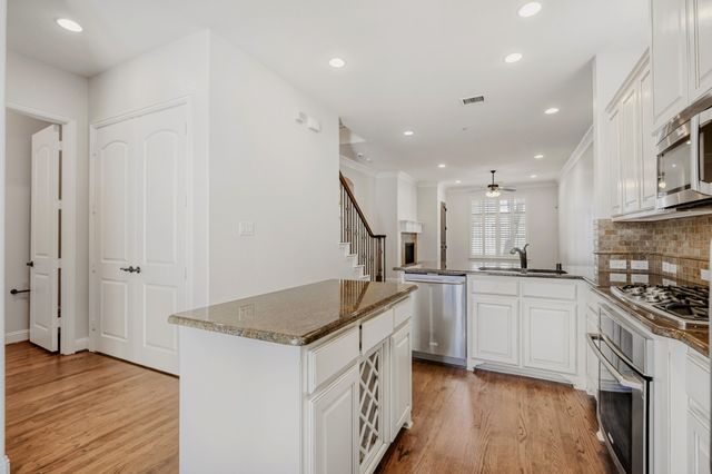 808 Lake Vista Place, Coppell, TX 75019