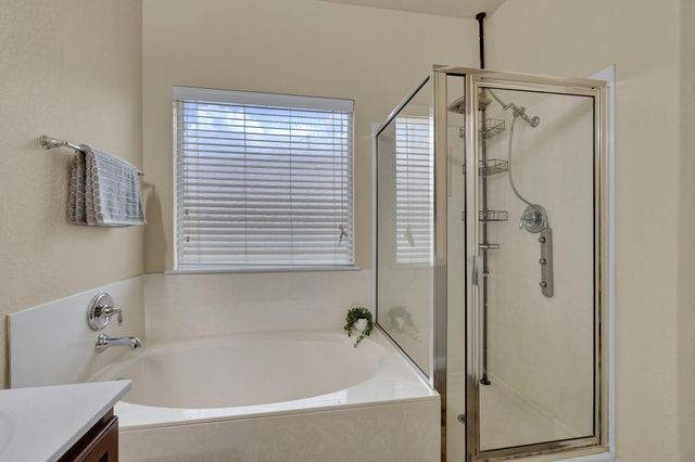 102 Wisteria WAY, San Marcos, TX 78666