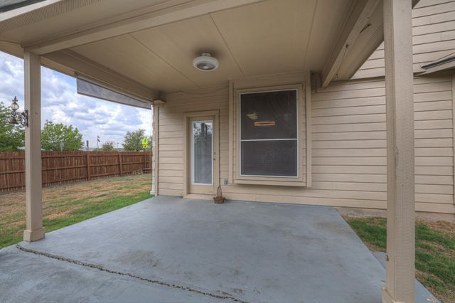 102 Wisteria WAY, San Marcos, TX 78666