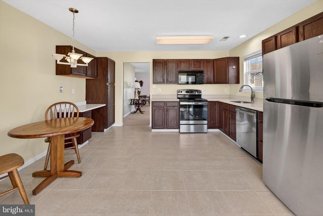 15 PEPPERGRASS DR N, Mount Laurel, NJ 08054