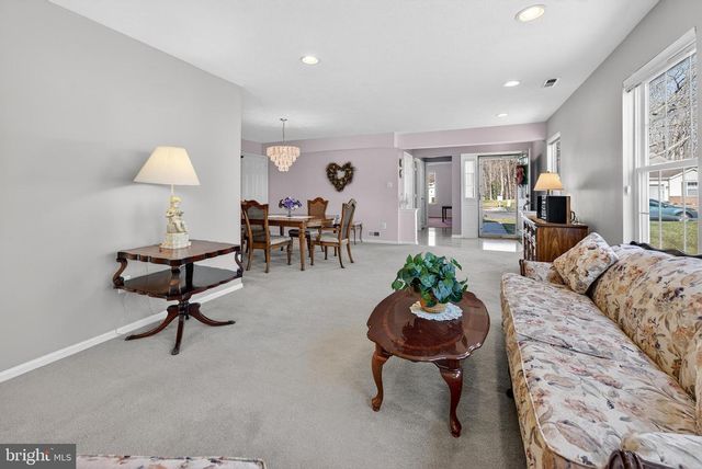 15 PEPPERGRASS DR N, Mount Laurel, NJ 08054