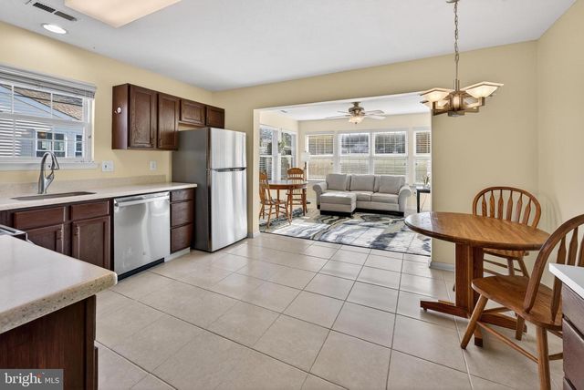 15 PEPPERGRASS DR N, Mount Laurel, NJ 08054