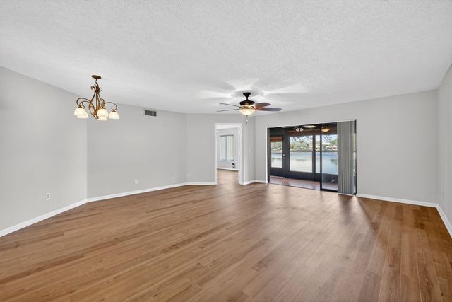 6060 SE Martinique Drive 103, Stuart, FL 34997