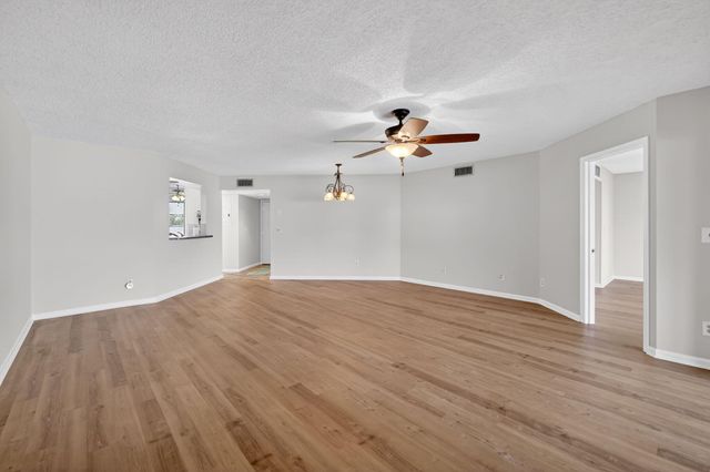 6060 SE Martinique Drive 103, Stuart, FL 34997