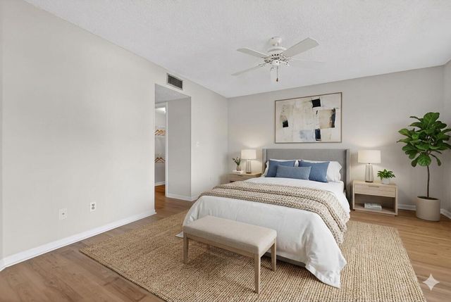 6060 SE Martinique Drive 103, Stuart, FL 34997