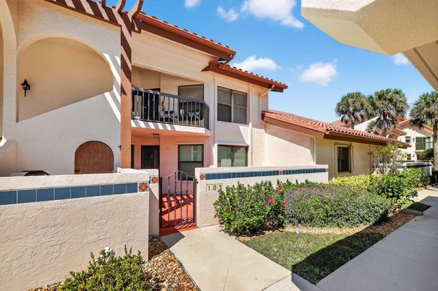 6060 SE Martinique Drive 103, Stuart, FL 34997