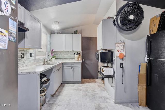 11378 Nardo Street, Ventura, CA 93004