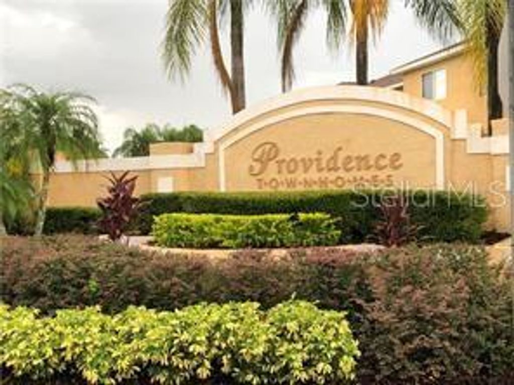 Image 3 of property listing at 2113 FLUORSHIRE DRIVE, Brandon, FL 33511