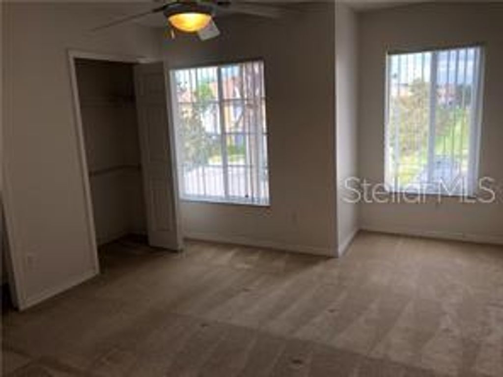 Image 9 of property listing at 2113 FLUORSHIRE DRIVE, Brandon, FL 33511