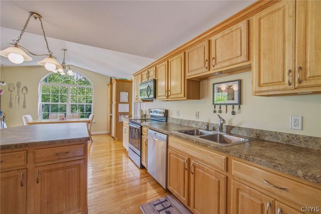 6244 Hessler Farm Path, Cicero, NY 13039