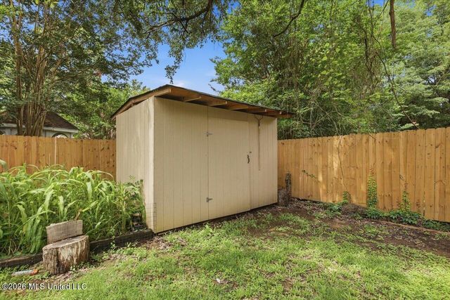 317 E School Street, Ridgeland, MS 39157