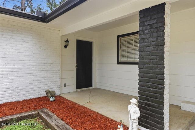 317 E School Street, Ridgeland, MS 39157